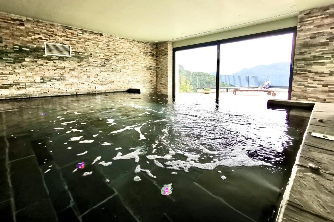 The View!!! By Design Studio Perledo Exterior photo